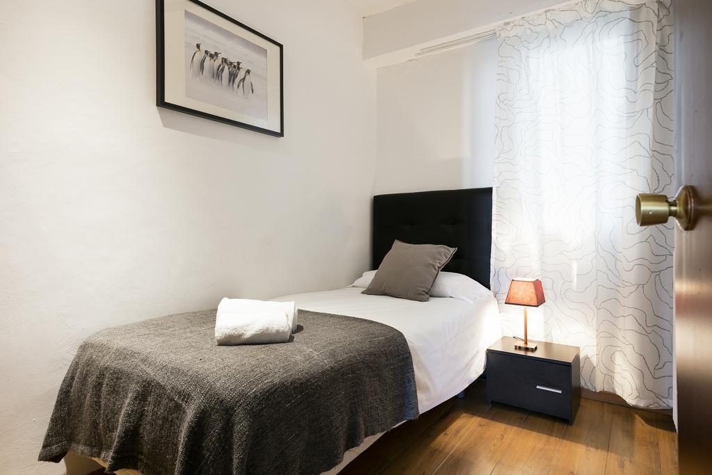 Uma Suites Bruc Barcelona Room photo